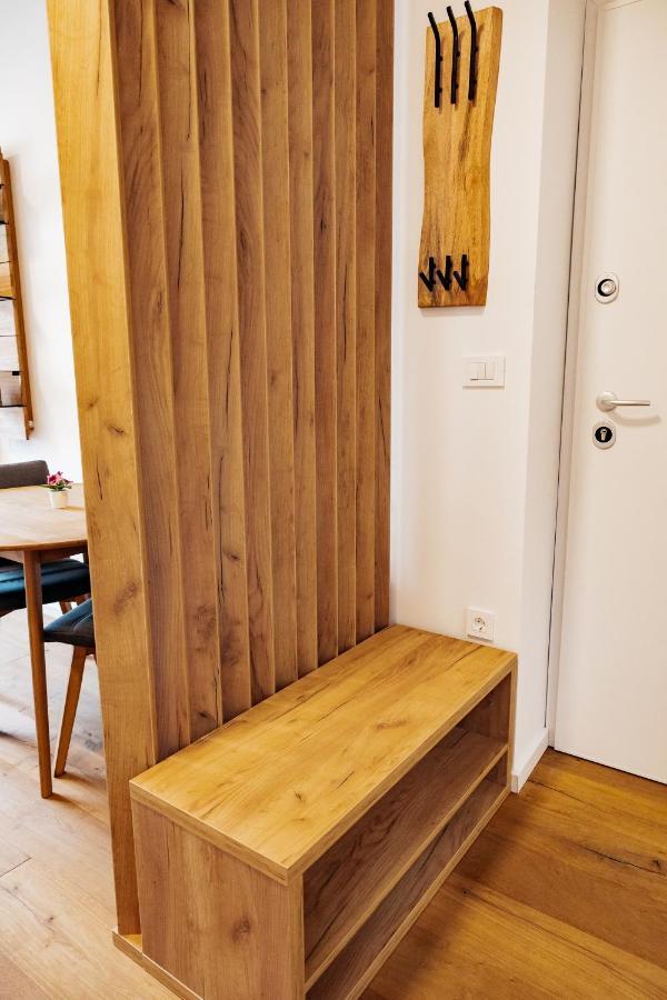 Woody - Comfy Apartment In Siska リュブリャナ エクステリア 写真