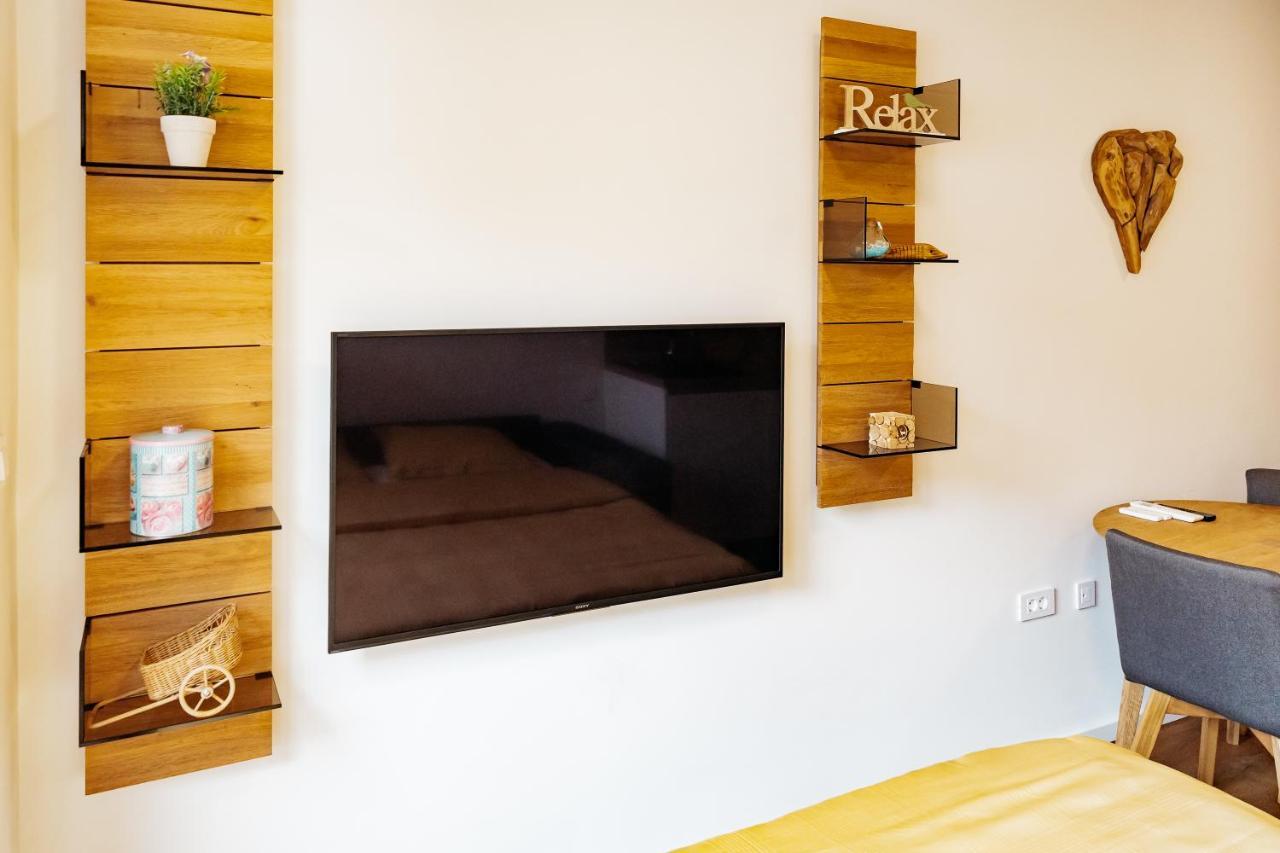 Woody - Comfy Apartment In Siska リュブリャナ エクステリア 写真
