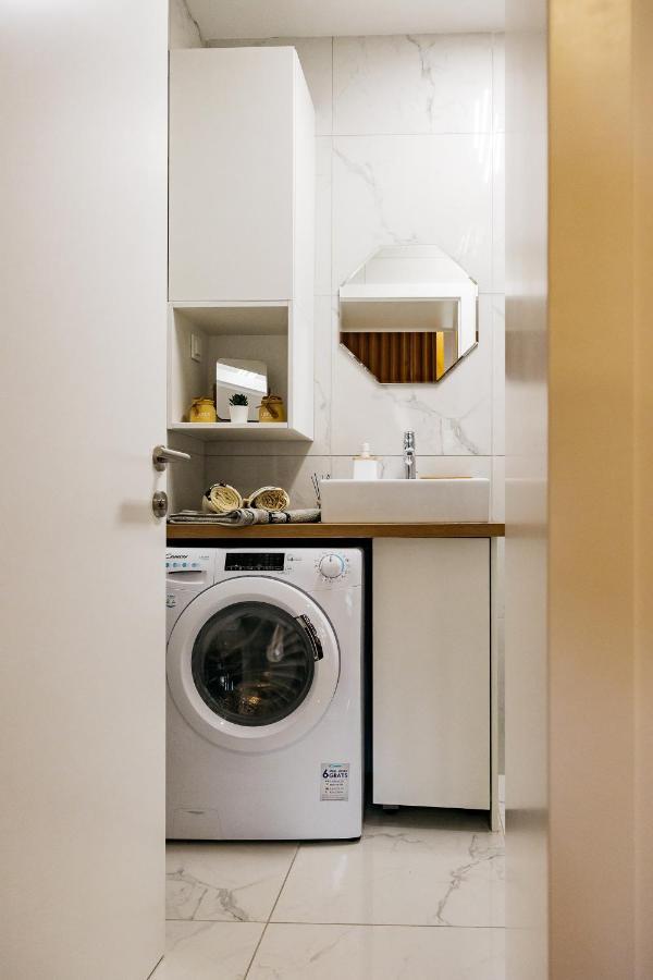 Woody - Comfy Apartment In Siska リュブリャナ エクステリア 写真