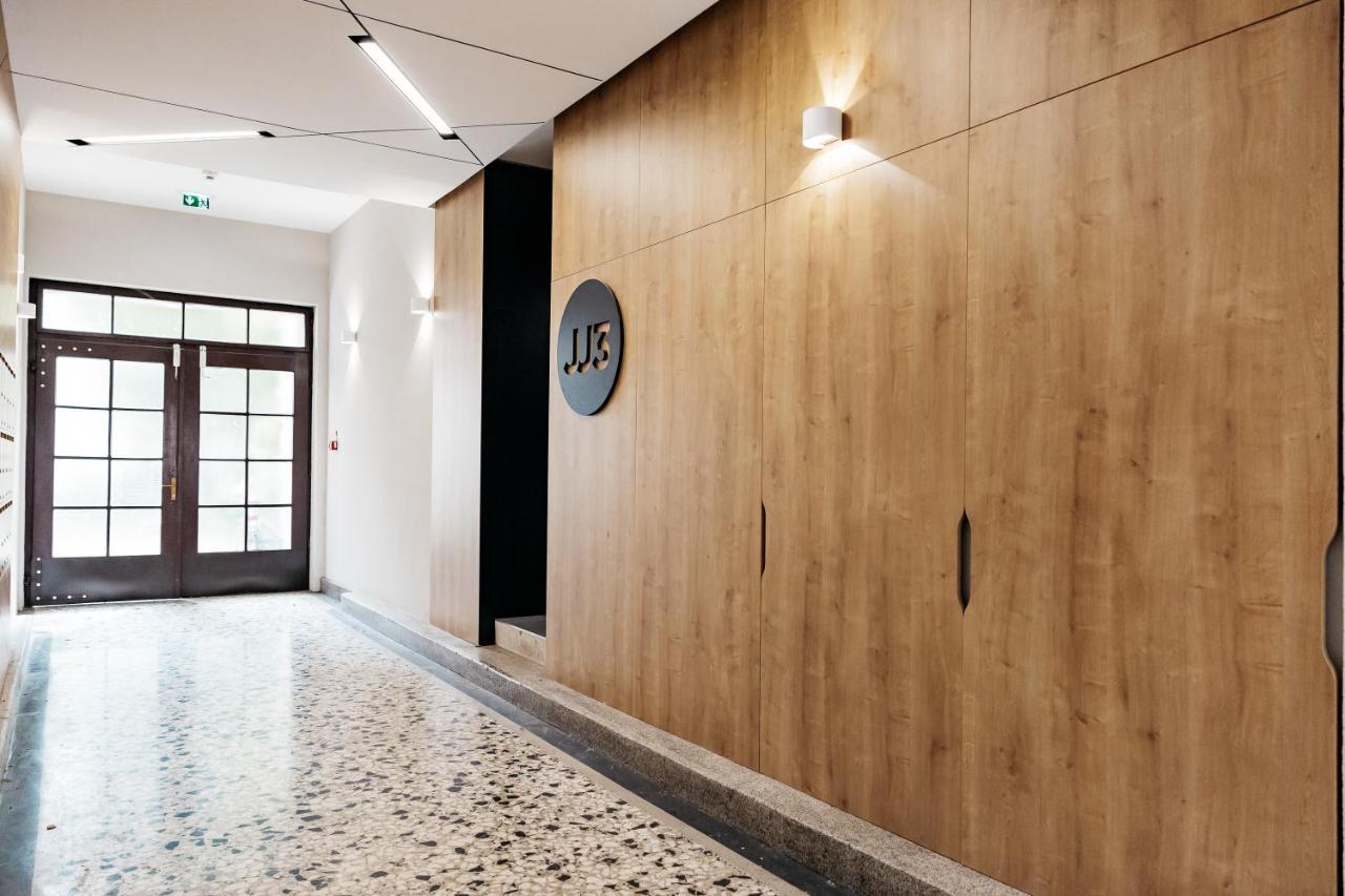Woody - Comfy Apartment In Siska リュブリャナ エクステリア 写真